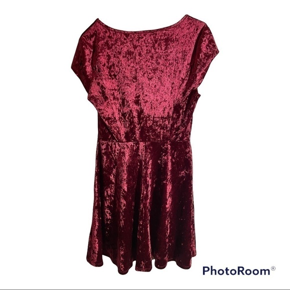 MAU Mau Crushed velvet fit and flare dress - Picture 5 of 10